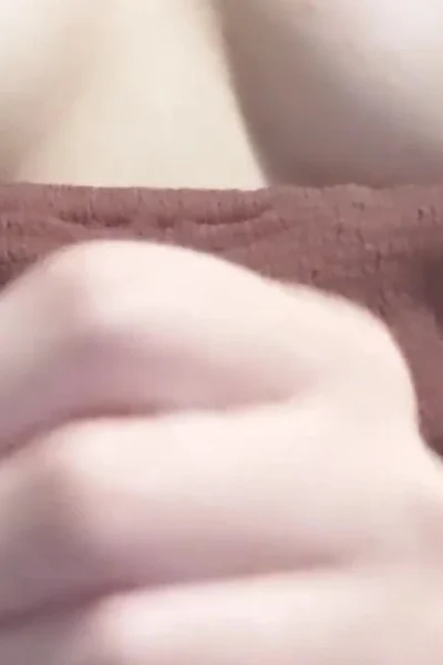 big tits Nebraskawut got so horny she had to use her toy on her self leaked video