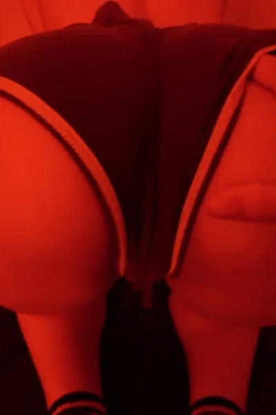 hot chick Nebraskawut lets her huge ass to get touched by someone