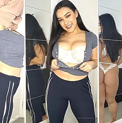 hot sexy model LeahGoesWilde is so hot with her huge tits