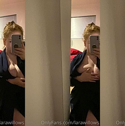 Lara Rose shows off her amazing tits