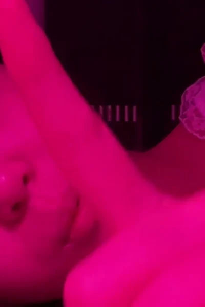 wild queen Briddy Li on bed plays naughty onlyfans leak