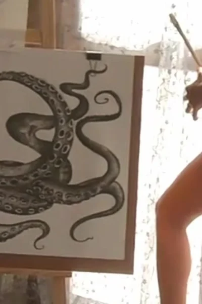 sexy naked girl Ploytigerstam painting an octopus in her free time