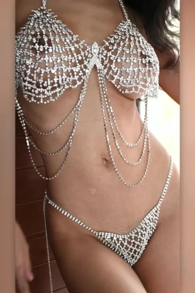 can’t stop staring at Ploytigerstam’s big boobs