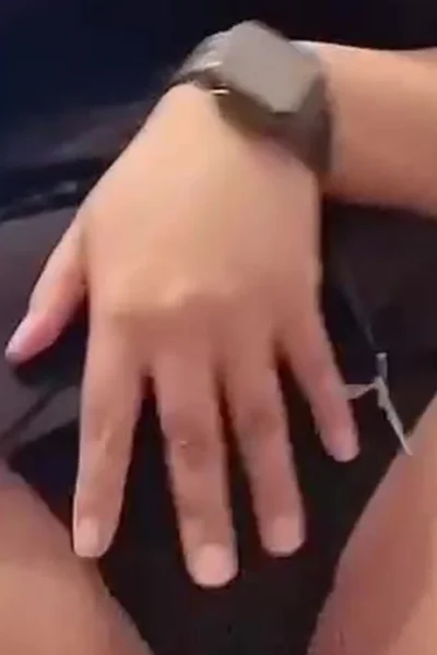 Uniquesora couldnt help but masturbate with her hands whle horny