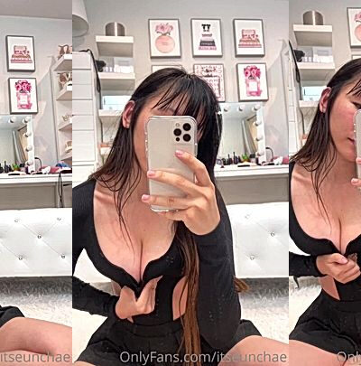 asian model Itseunchae make a mirror selfie video, gently ruibbing her soft titties