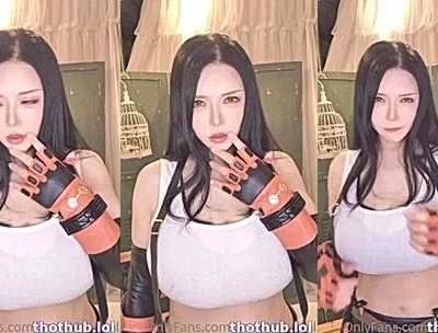 hot amazing chick is having a great time showing her amazing body to her fans leaked video