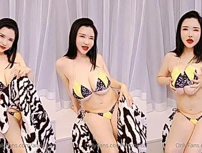 Anri Okita touches herself to show off her amazing body leaked video