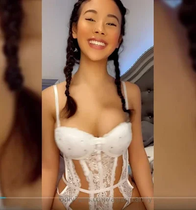 nasty girl  Asian.candy shows off her sexy body for the cam and playys with herslelf for pleasure, leaked onlyfans